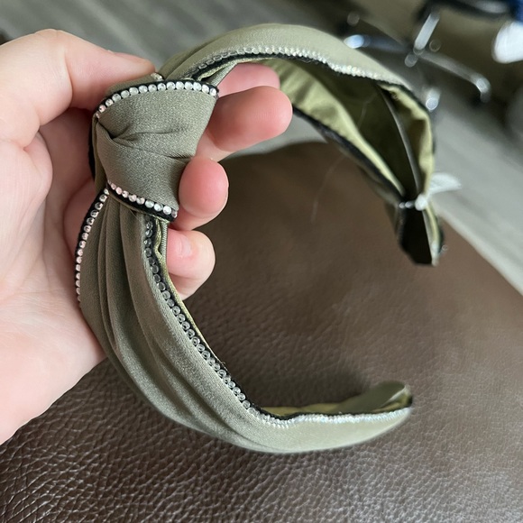 NWT headband